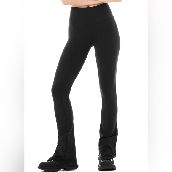 Alo Yoga Hemming